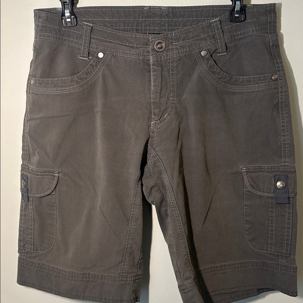 Kuhl women’s shorts in very good condition. Size 6